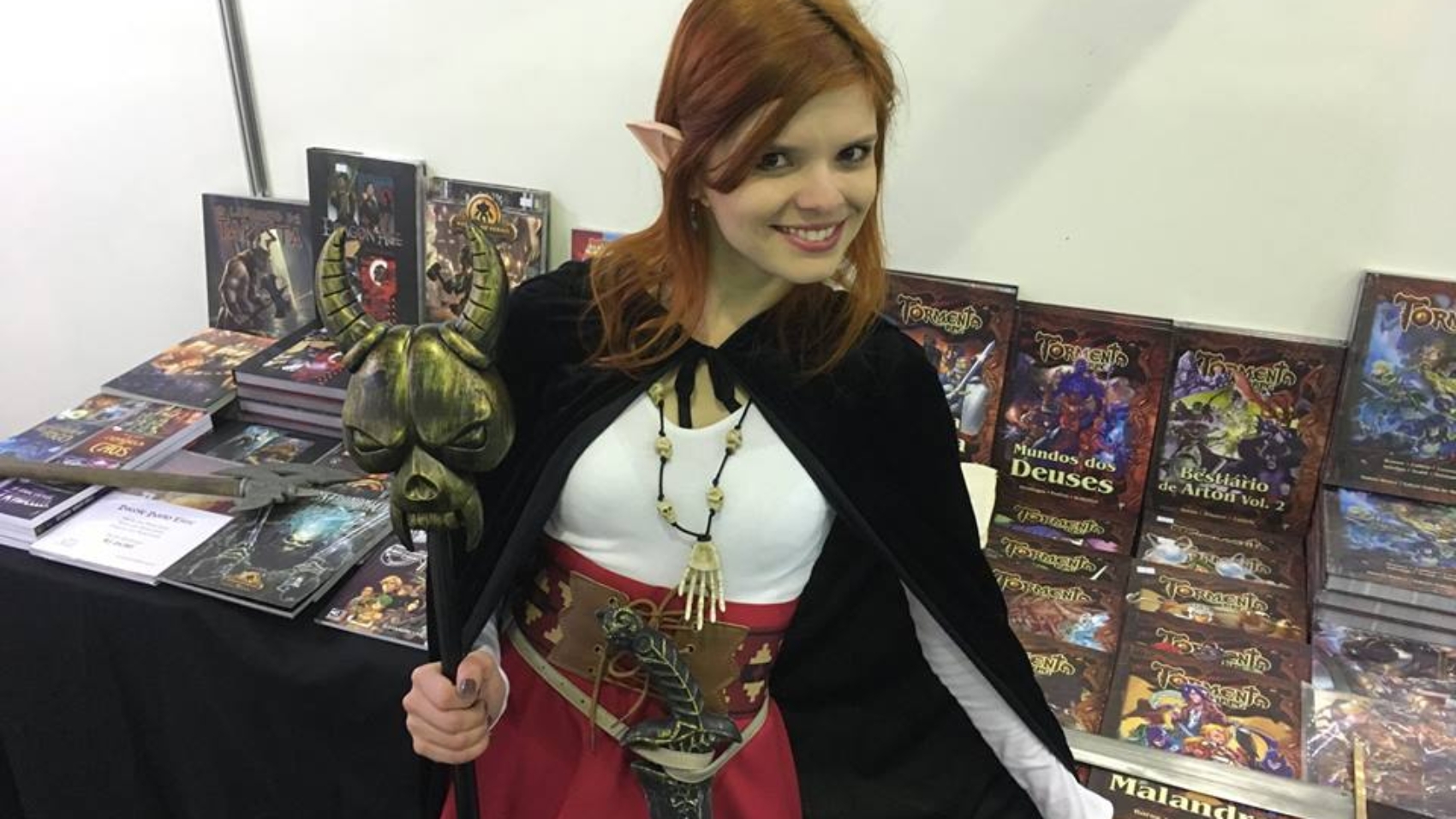 Karen encarnando a elfa na World RPG Fest